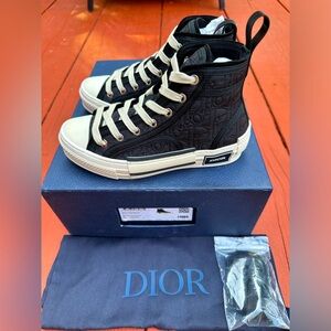 Dior Oblique Kumo High Top Sneakers, Sz 35